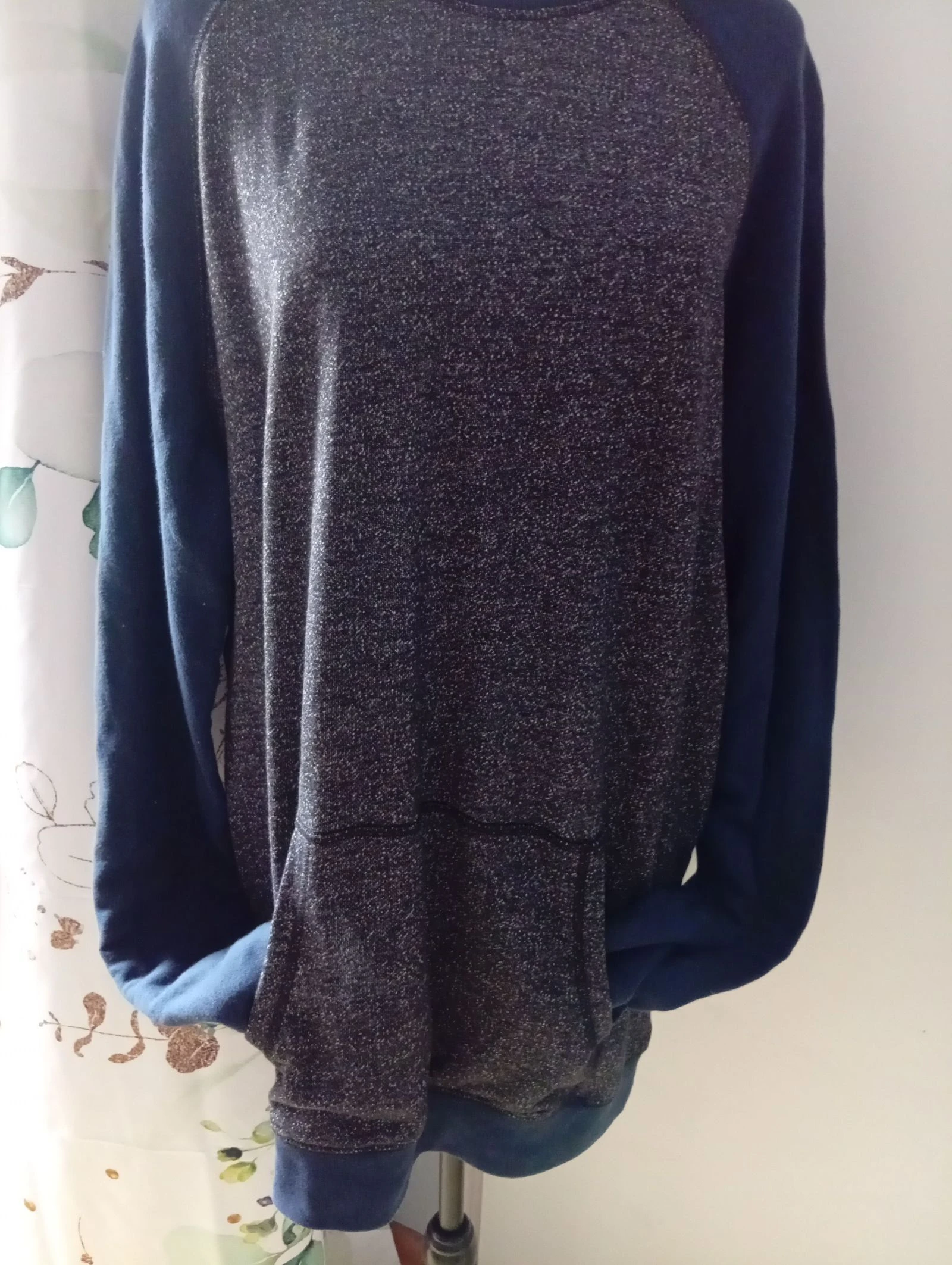 Sudadera ligera informal con bolsillo canguro 60% algodón – photo 3